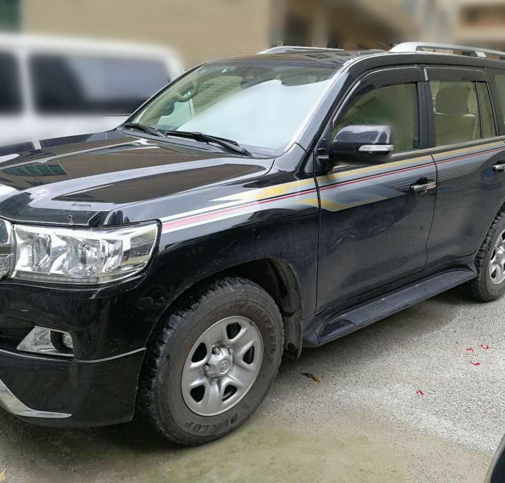 Premium WeatherShields Weather Shields Suitable for Landcruiser 200 2007+ tinted