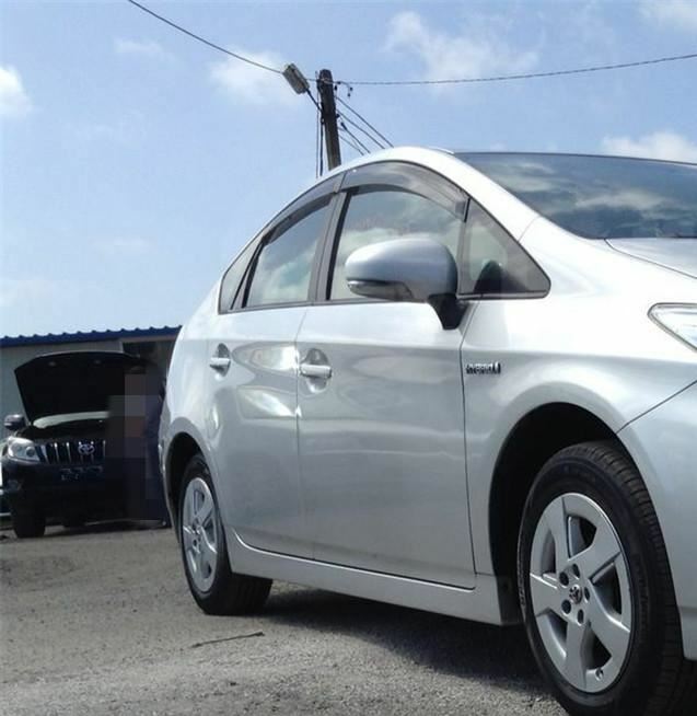 Premium WeatherShields Weather Shields suitable for Prius(XW30) 2009-2015 tinted