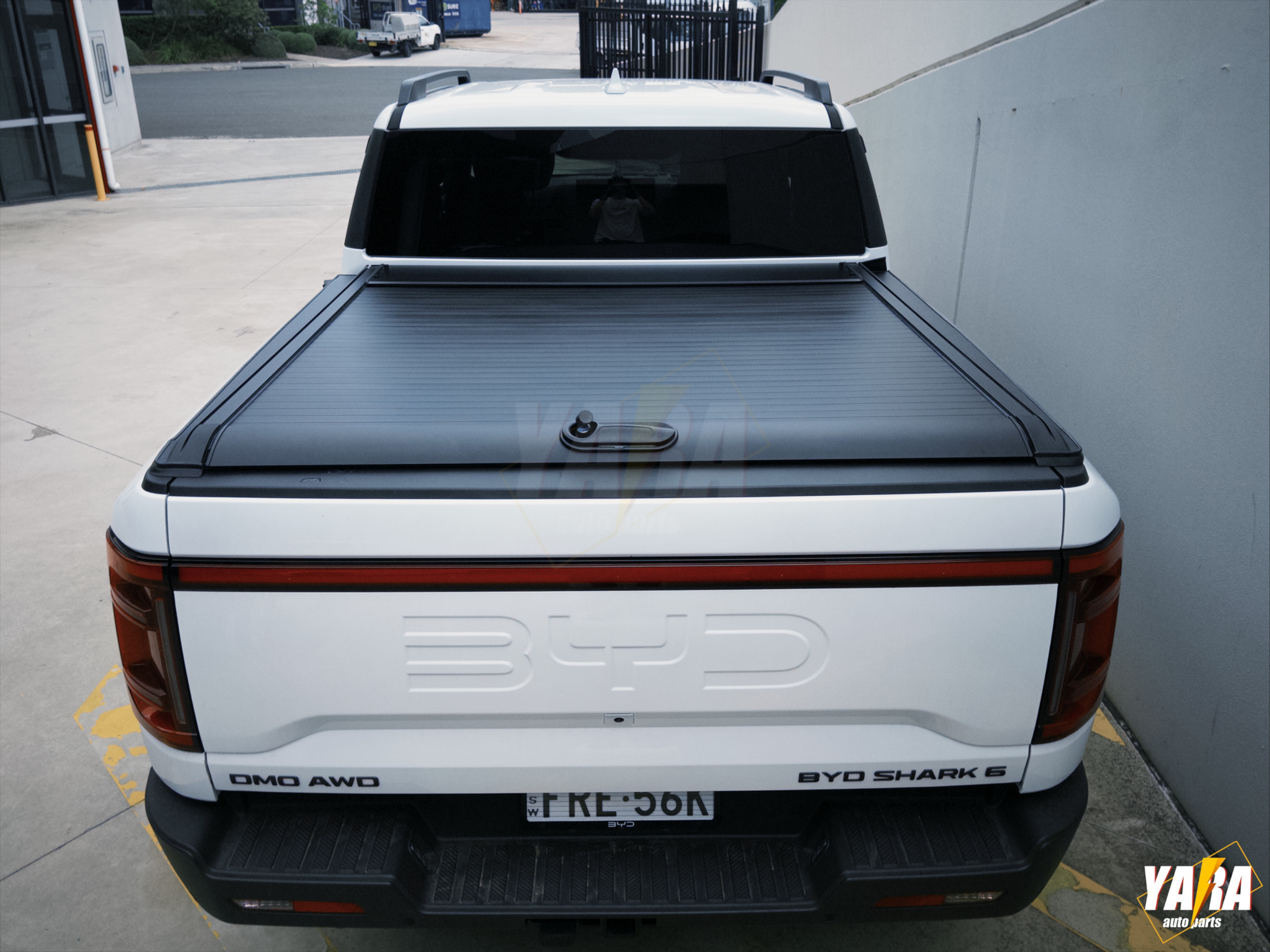 BYD Shark 6 Manual Roller Shutter | Lockable Aluminium Hard Lid (2024+)
