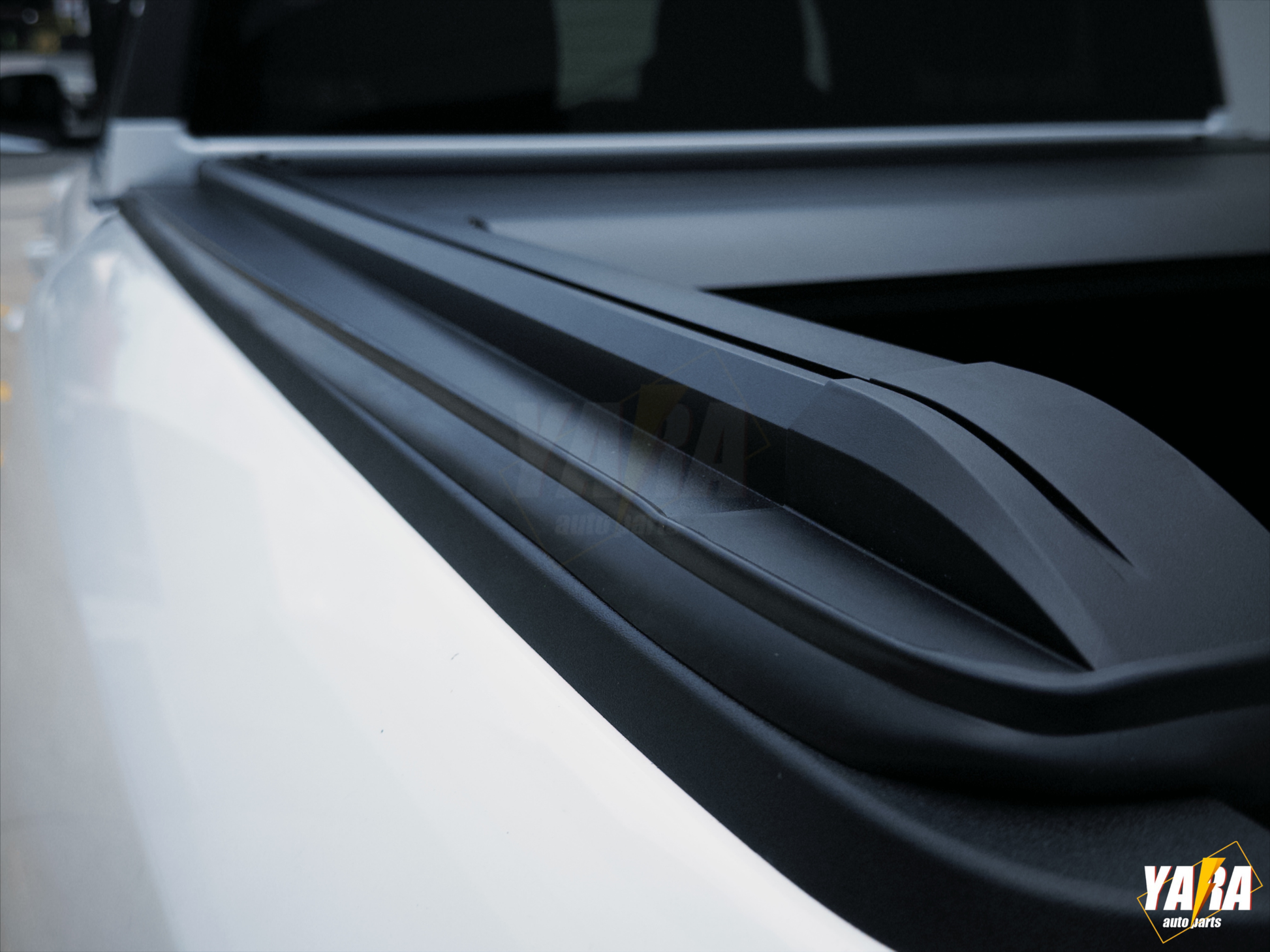 BYD Shark 6 Manual Roller Shutter | Lockable Aluminium Hard Lid (2024+)