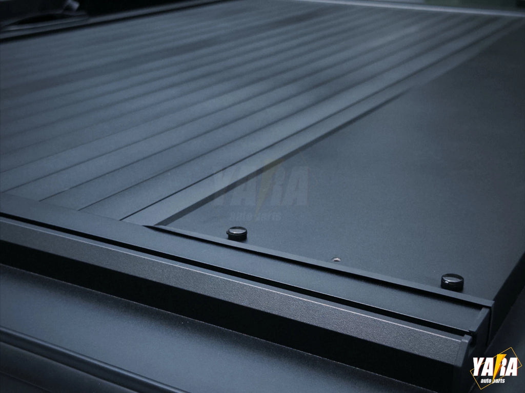 Nissan Navara NP300 Manual Roller Shutter | Lockable Aluminium Hard Lid (2015–2020)