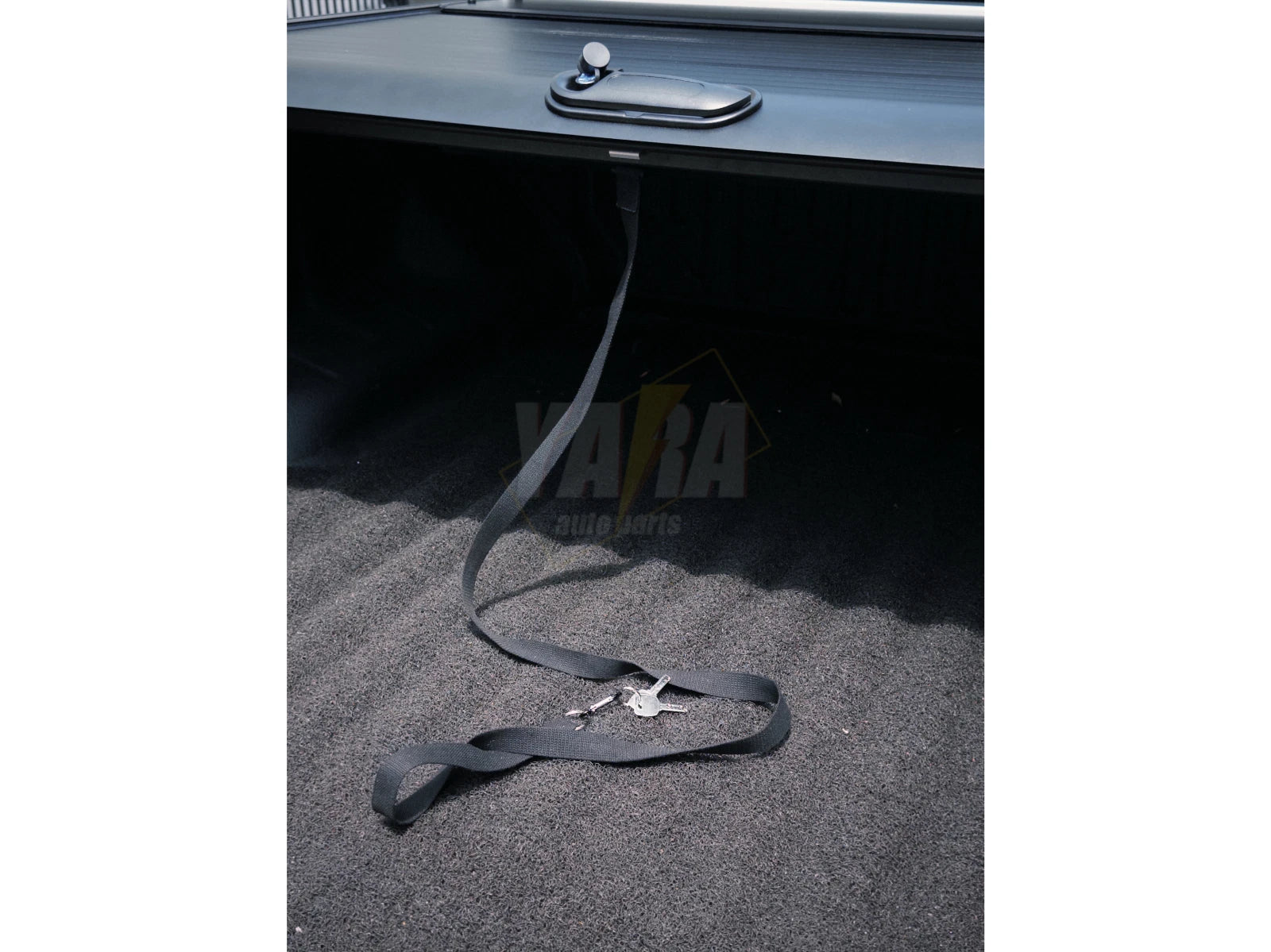 Nissan Navara NP300 Manual Roller Shutter | Lockable Aluminium Hard Lid (2015–2020)